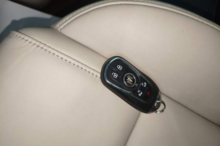 Used Buick GL8 2022 ES Landtrek 653T Luxury Edition