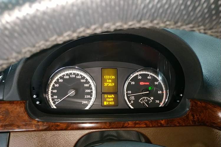 Used Mercedes-Benz Viano 2013 3.0L Comfort Edition Instrument Cluster