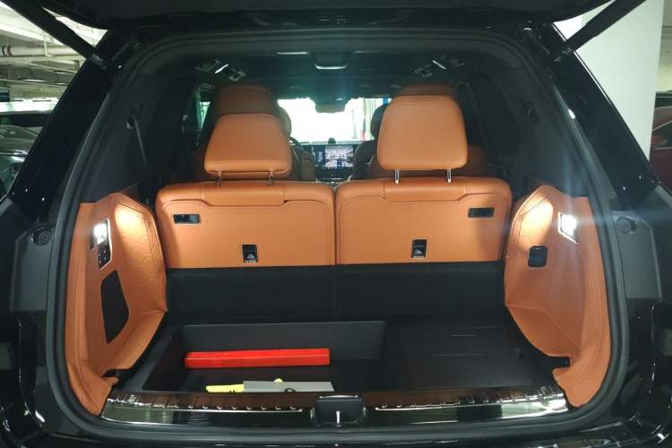 Used Hima AITO M9 2024 Range-Extended Ultra Version 42 kWh 6-Seater Model Trunk