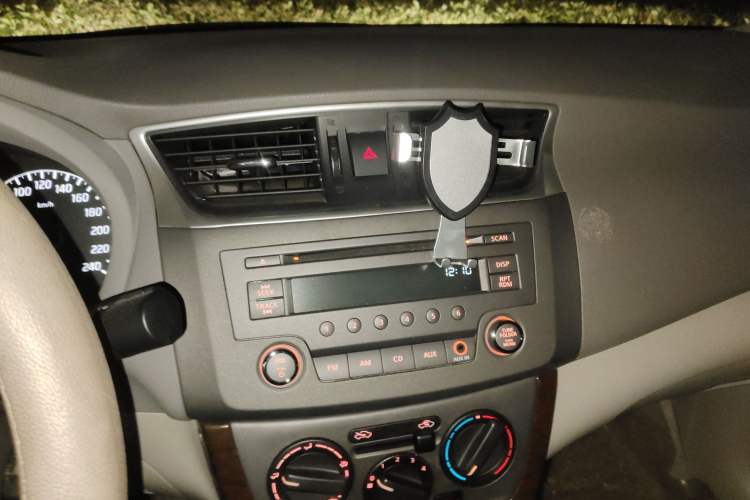 Used Nissan Sylphy 2012 1.6 XL CVT Luxury Edition Audio And AC Panel