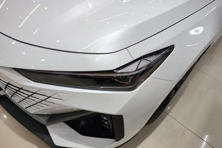 Used Changan UNI-V 2024 1.5T High-Energy Version