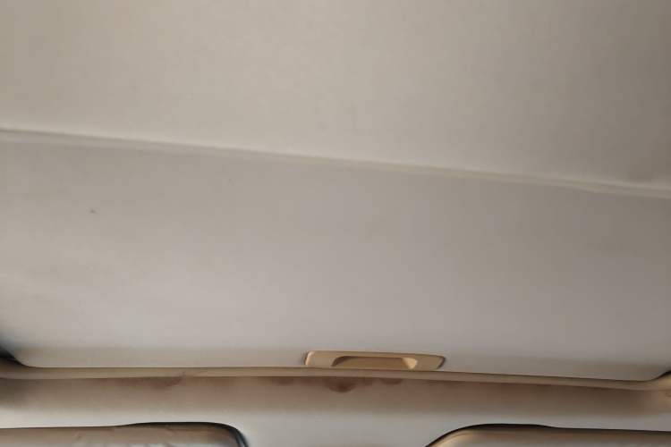 Used Baojun 560 2015 1.8L manual luxury version Headliner