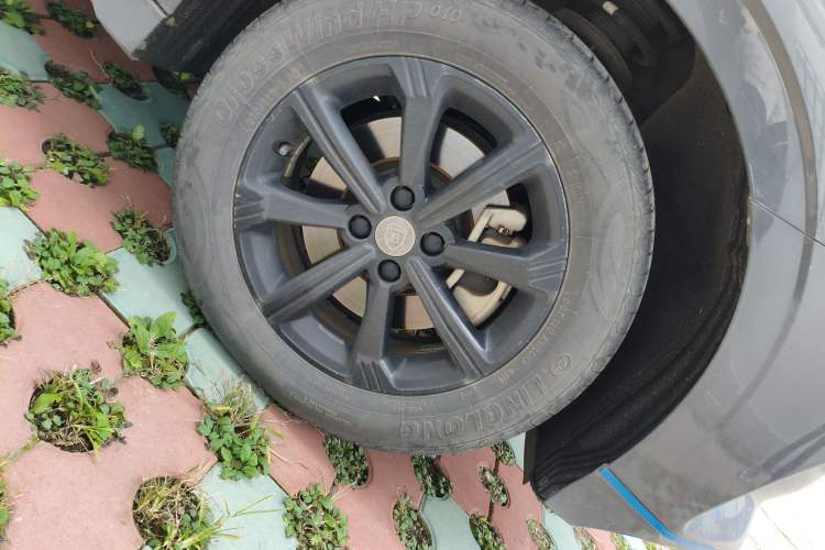 Used BYD e2 2019 Standard Range Model – Smart & Comfortable Version Right Front Wheel Hub