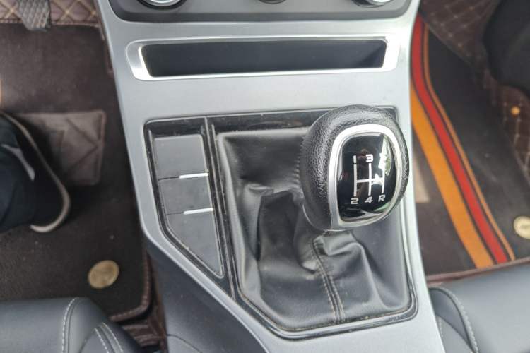 Used Geely Auto Emgrand 2020 1.5L Manual Luxury Model Gear Lever