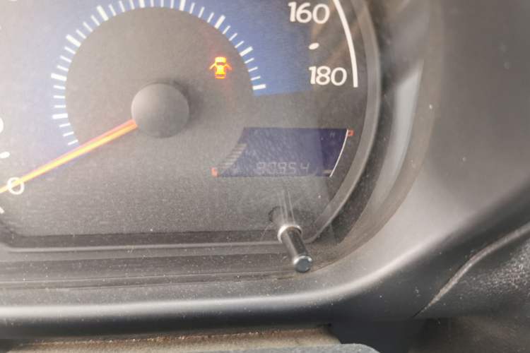 Used Geely Auto GX2 2012 1.3L Manual Comfort Edition Odometer Close Up