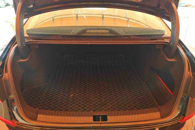 Used Volkswagen Passat 2020 280TSI Business Edition China VI Standard Trunk