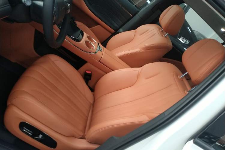 Used AION V 2024 Aion Tyrannosaurus 520 LiDAR Edition Left Front Seat