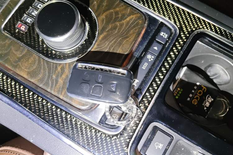 Used Jaguar XFL 2020 XFL 2.0T P250 Four-Wheel Drive Luxury Edition Vehicle Key