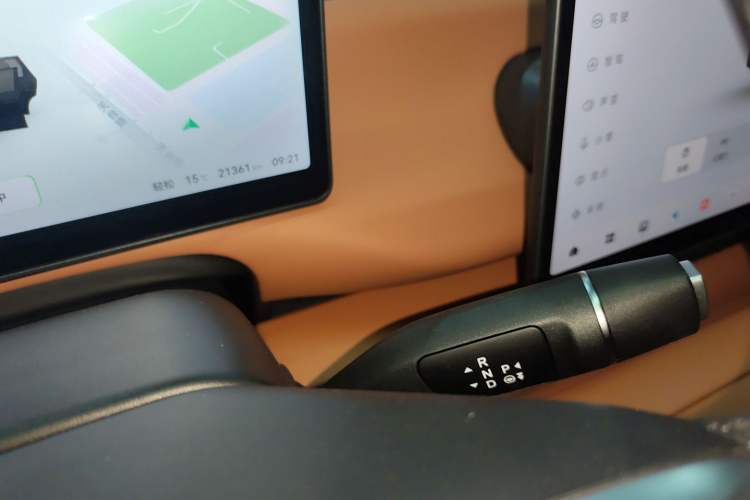 Used Leapmotor C16 2024 Range-Extended 200 Luxury Edition Gear Lever