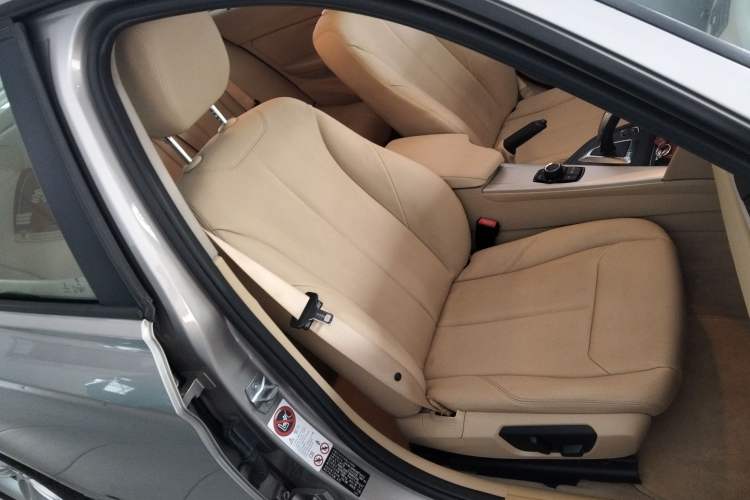 Used BMW 3 Series 2014 320i Active Edition
