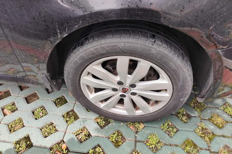 Used Roewe 350 2014 1.5L Manual Xunchi Edition Right Front Wheel Hub