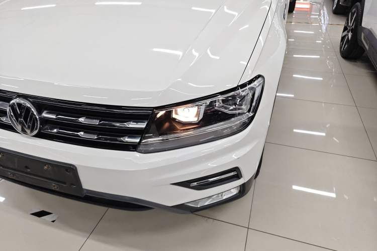 Used Volkswagen Tiguan L 2017 330TSI Automatic Two-Wheel Drive Luxury Edition Left Front Headlight