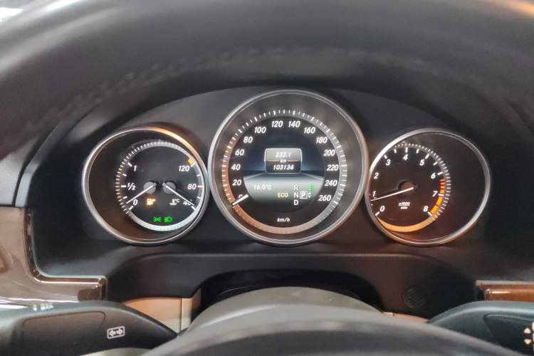 Used Mercedes-Benz E-Class 2015 Facelift E 200 L