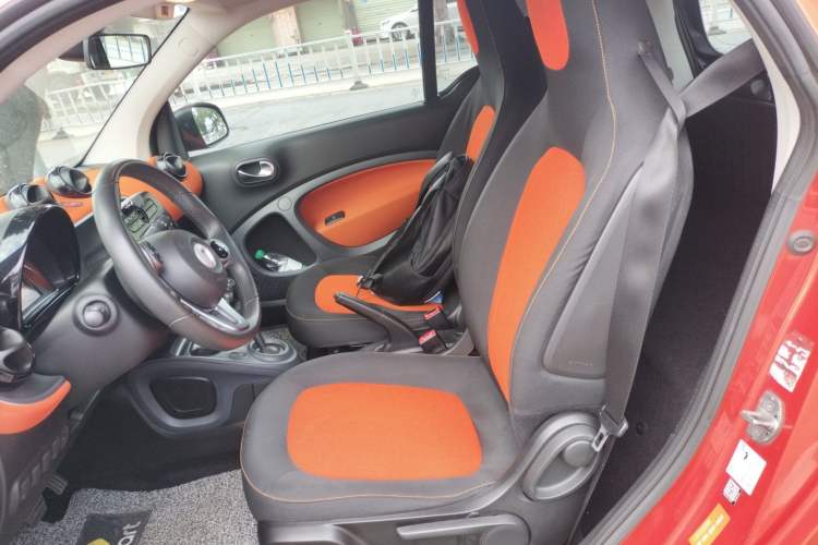 Used smart fortwo 2015 1.0L 52 kW Hardtop Passion Edition
