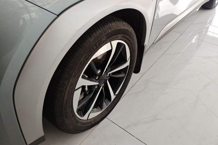 Used AION Y 2023 Plus 610 Smart Edition Ternary Lithium
