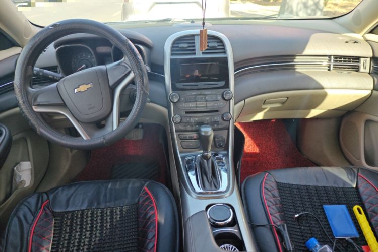 Used Chevrolet Malibu 2013 2.0L Automatic Comfort Edition Center Console