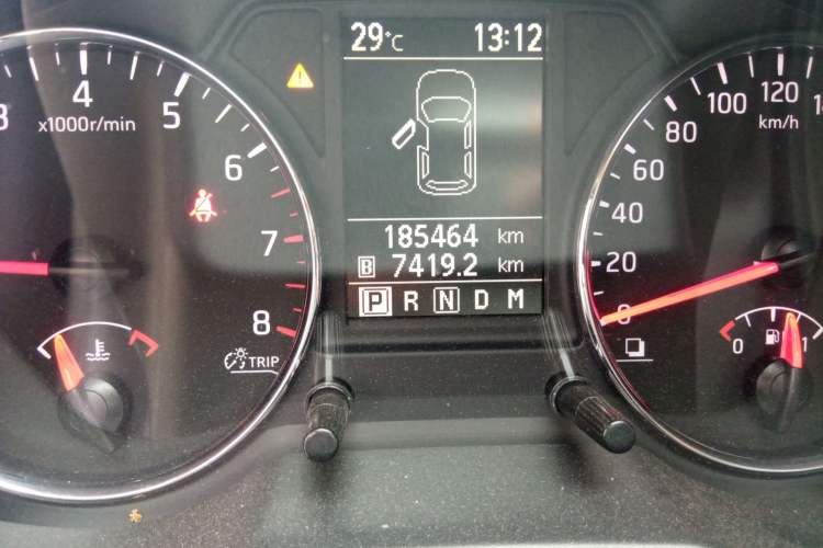 Used Nissan X-Trail 2012 2.5L CVT Luxury Edition 4WD Odometer Close Up