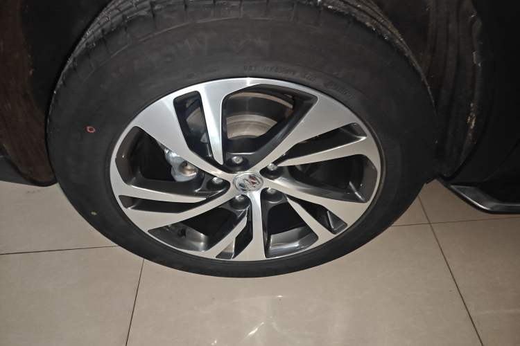 Used Buick Envision 2023 Encore S 552T Two-Wheel Drive Luxury Model
