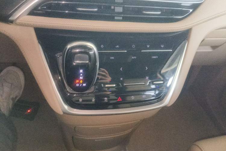 Used Buick GL8 2021 ES Landtrek 653T Luxury Model