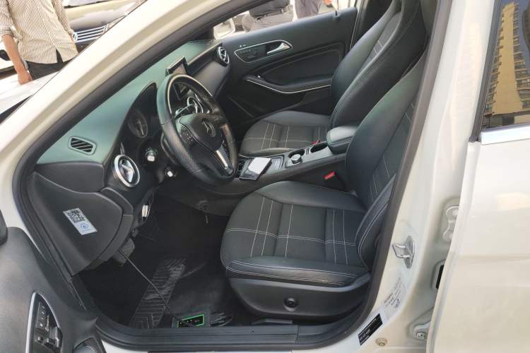 Used Mercedes-Benz A-Class 2015 A 200 Fashion Model