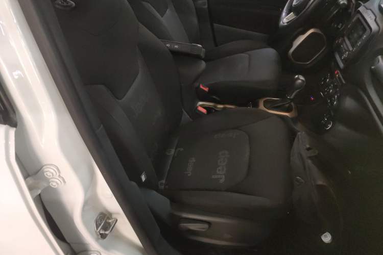 Used Jeep Renegade 2017 180T Automatic Jingneng Edition Right Front Seat