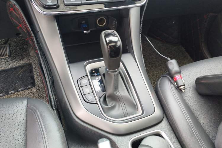 Used Hyundai ix35 2019 2.0L Automatic 2WD Zhiyong·Changxiang Edition China V Standard Gear Lever