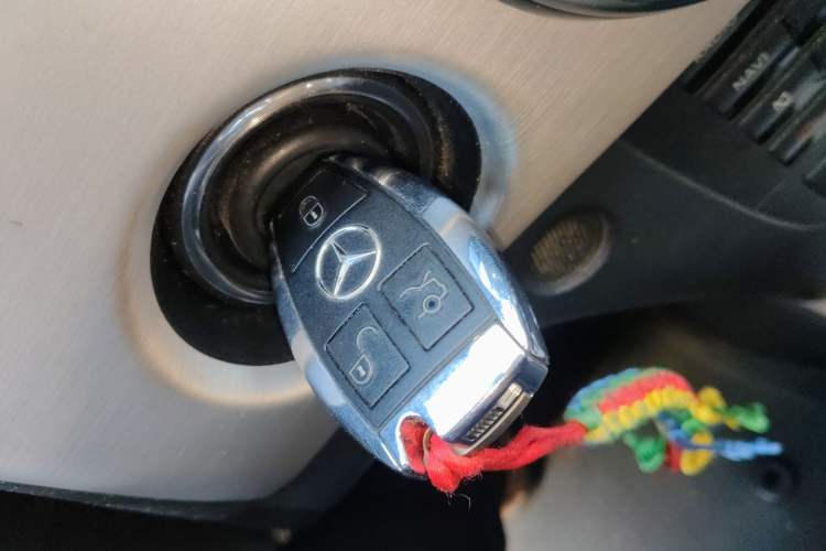 Used Mercedes-Benz GLK-Class 2013 GLK 300 4MATIC Dynamic Sunroof Model