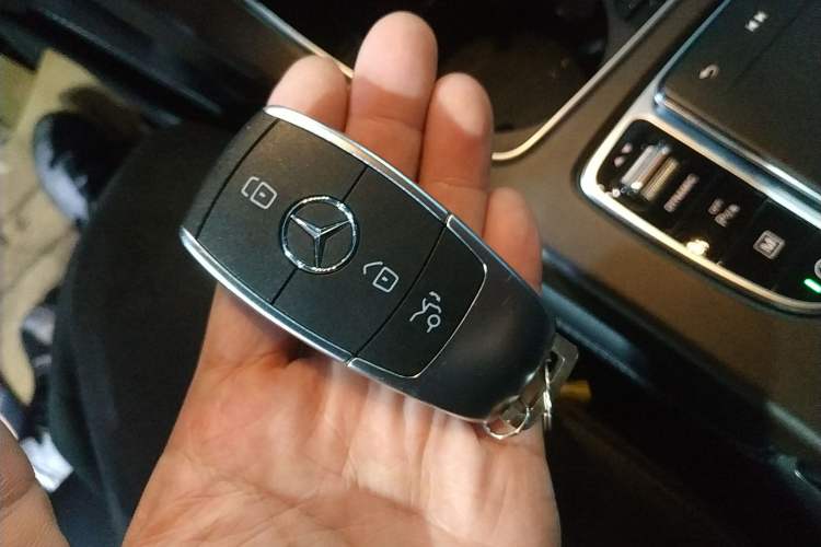 Used Mercedes-Benz GLC 2020 GLC 260 L 4MATIC Dynamic Model Vehicle Key