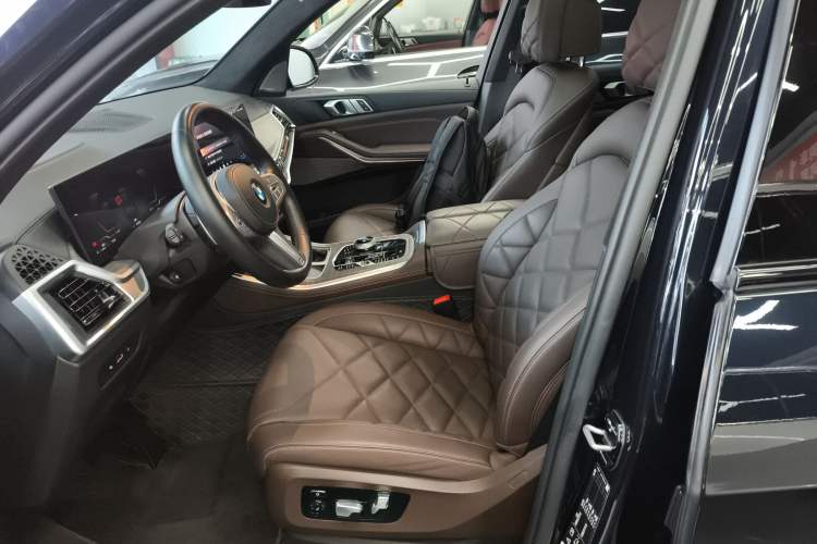 Used BMW X5 2023 xDrive 40Li M Sport Night Edition Package