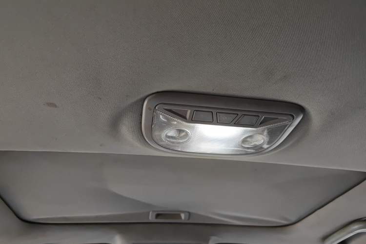 Used Geely Auto Emgrand 2016 Sedan 1.5L CVT Upward Version
