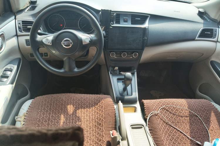 Used Nissan Sylphy 2016 1.6XE CVT Comfort Edition Center Console