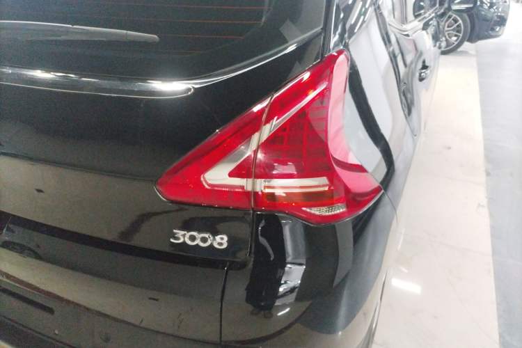 Used Peugeot 3008 2015 2.0L Automatic Classic Edition
