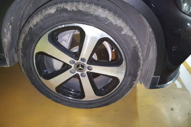 Used Mercedes-Benz GLC 2018 Facelift GLC 260 4MATIC Luxury Edition
