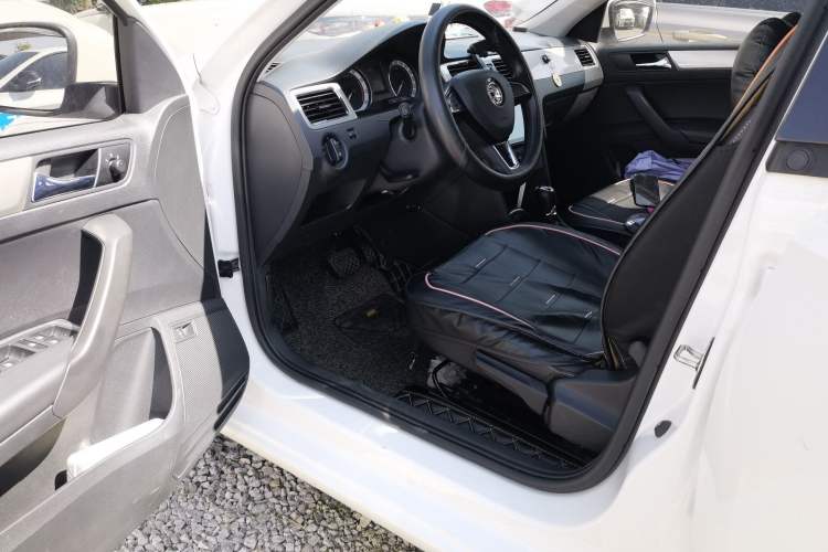 Used Skoda Rapid 2019 1.5L Automatic Comfort Edition China VI Standard Driver Seat