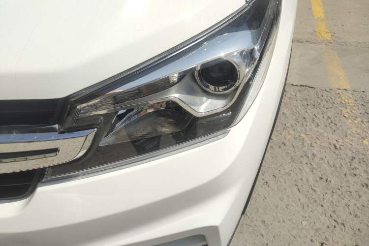 Used Dongfeng Fengon S560 2018 1.8L Manual Urban Model 5 Seats Left Front Headlight