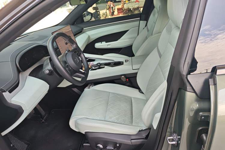 Used Zeekr 001 2024 WE Edition 95 kWh All-Wheel Drive Left Front Seat