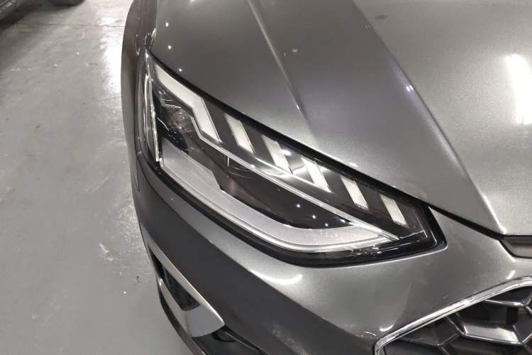 Used Audi A4L 2025 2 Million Units Enjoyment Version 40 TFSI Stylish and Dynamic Type Right Front Headlight