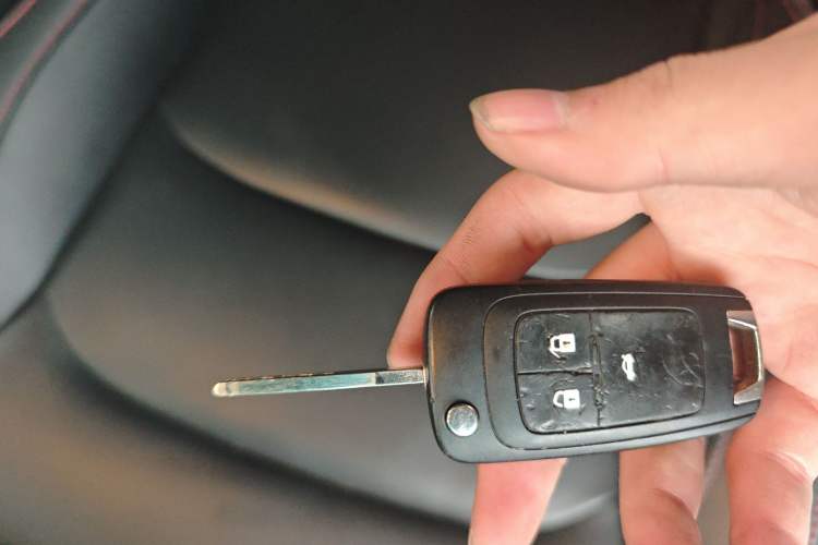 Used Chevrolet Monza 2019 RS 330T Automatic Comfort Edition China VI Standard Vehicle Key