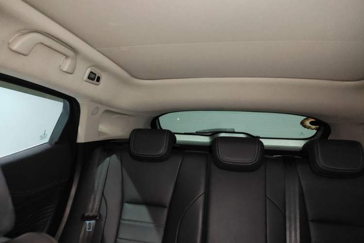 Used Wey VV5 2021 1.5T Two-Wheel Drive Color Pioneer
