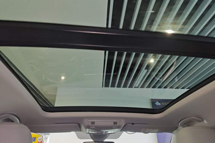 Used Volkswagen Tharu 2023 300TSI Two-Wheel-Drive Moonlight Edition Headliner