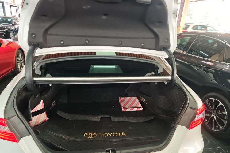 Used Toyota Camry 2021 2.0G Luxury Edition
