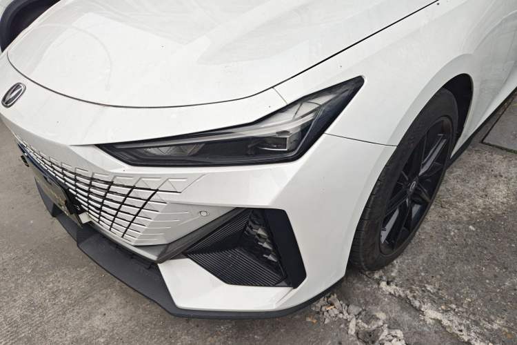 Used CHANGAN UNI-V 2023 1.5T Prestige Model