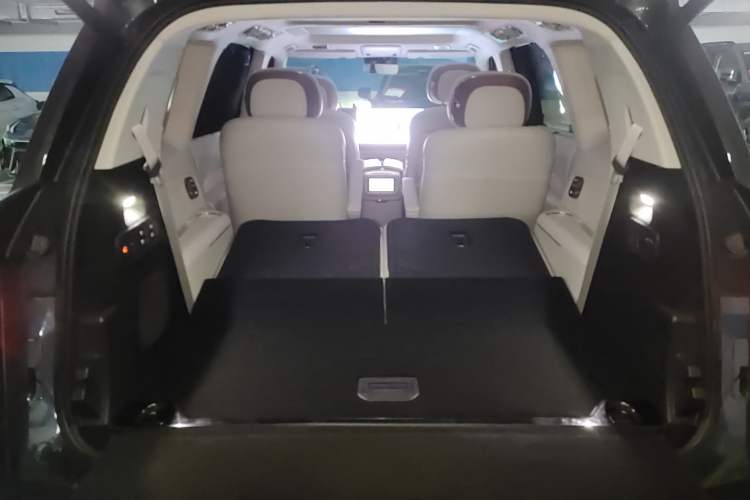 Used Lynk & Co 900 2025 2.0T Ultra
