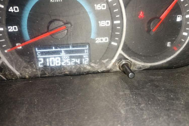 Used Wuling Rongguang V 2018 1.5L Standard Version Odometer Close Up