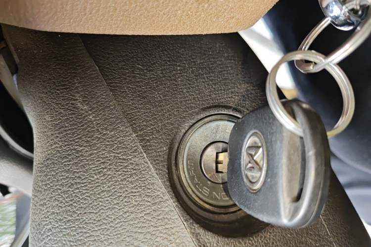 Used JDMC T7 2017 2.0T PLUS Two-Wheel Drive Luxury Edition Extended Wheelbase D20B Vehicle Key