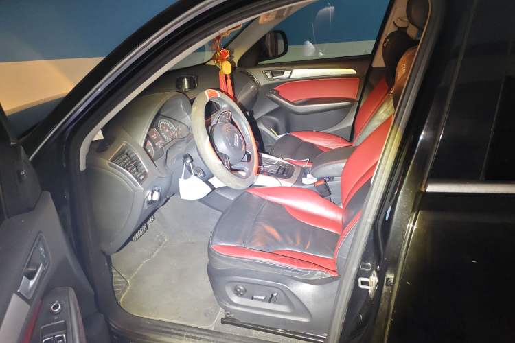 Used Audi Q5 2018 Collector's Edition 40 TFSI Technology Model Left Front Seat