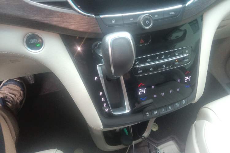 Used Buick GL8 2017 28T Avenir Avia National Emission Standard V