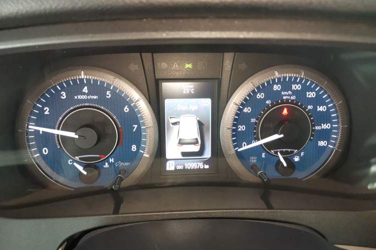 Used Toyota SIENNA 2018 3.5L Four-Wheel Drive LE Trim 7 Seats U.S. Specification
