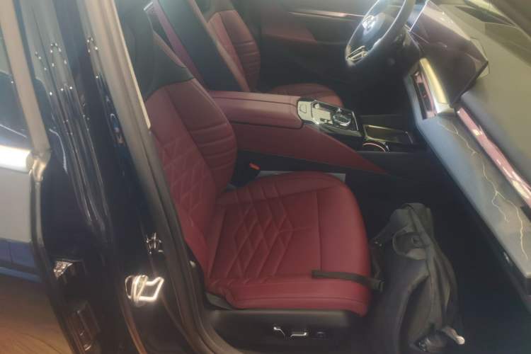 Used BMW 5 Series 2025 530Li Luxury Edition M Sport Package
