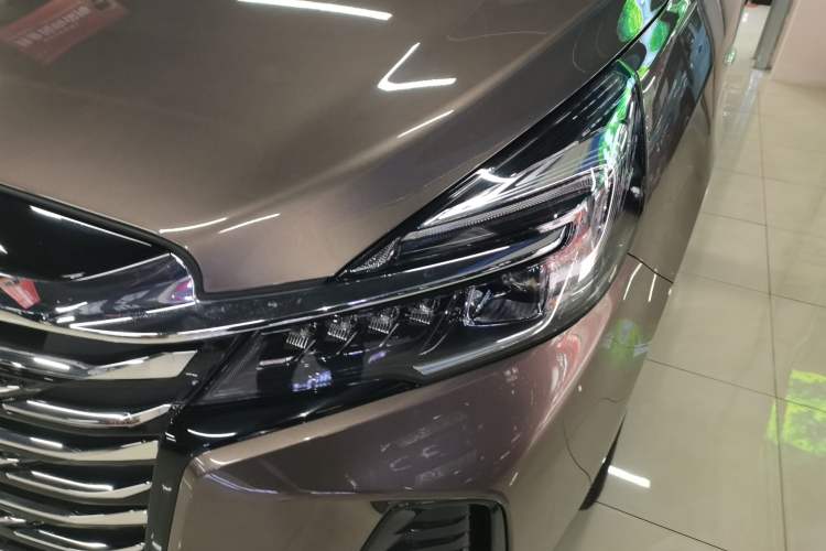 Used Buick GL8 2023 Land Executive Class 652T Luxury Model